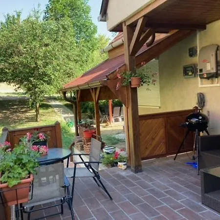 게스트하우스 Baratkozo Vendeghaz *