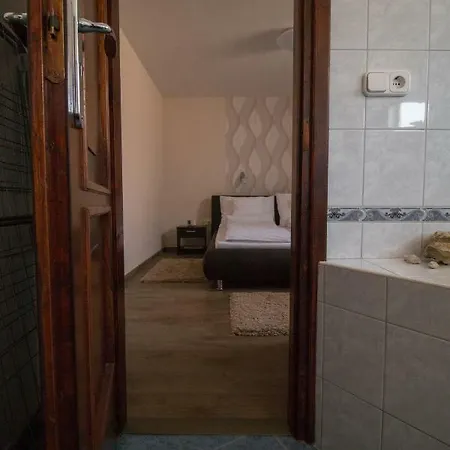 بيت ضيافة Baratkozo Vendeghaz *