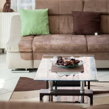 Baratkozo Vendeghaz بيت ضيافة