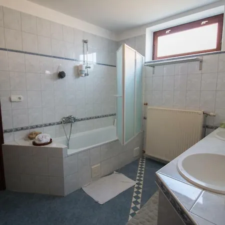 Baratkozo Vendeghaz Szentantalfa