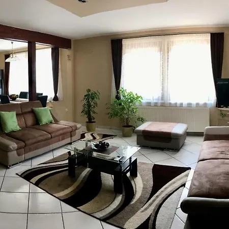 بيت ضيافة Baratkozo Vendeghaz Szentantalfa