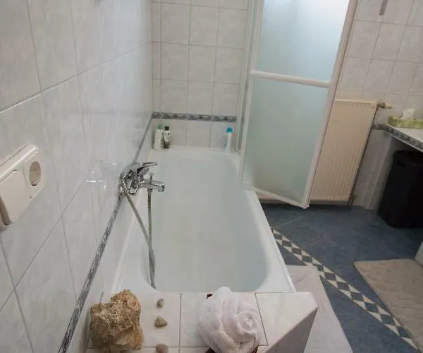 Baratkozo Vendeghaz * Szentantalfa