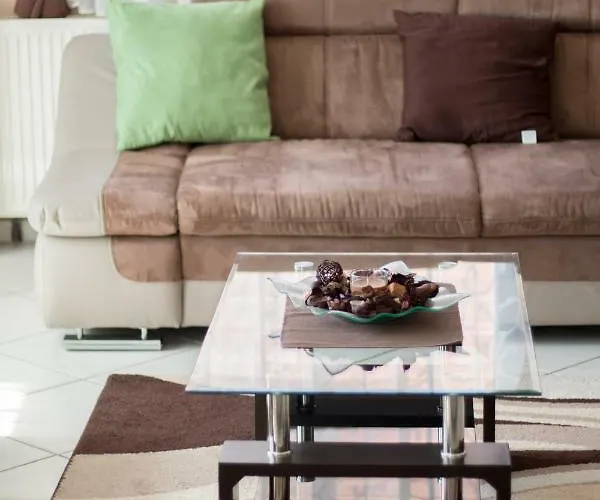 Baratkozo Vendeghaz Gæstehus