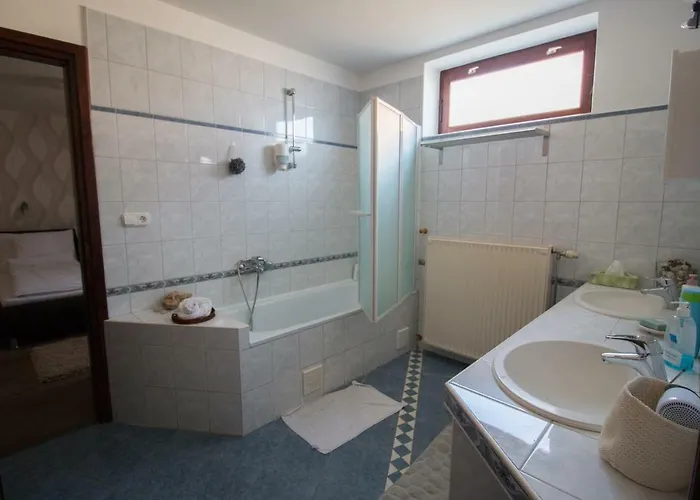 Baratkozo Vendeghaz Szentantalfa