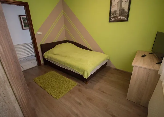 Guest house Baratkozo Vendeghaz *