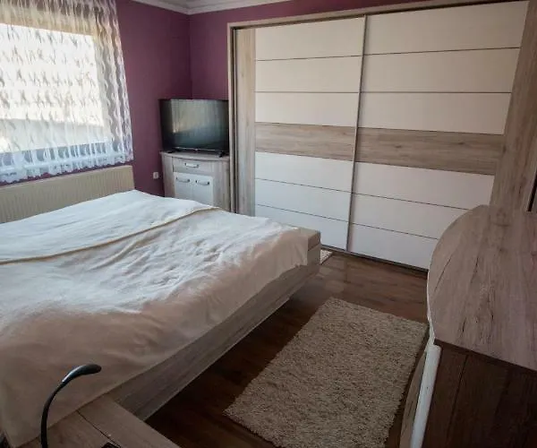 Baratkozo Vendeghaz Guest house